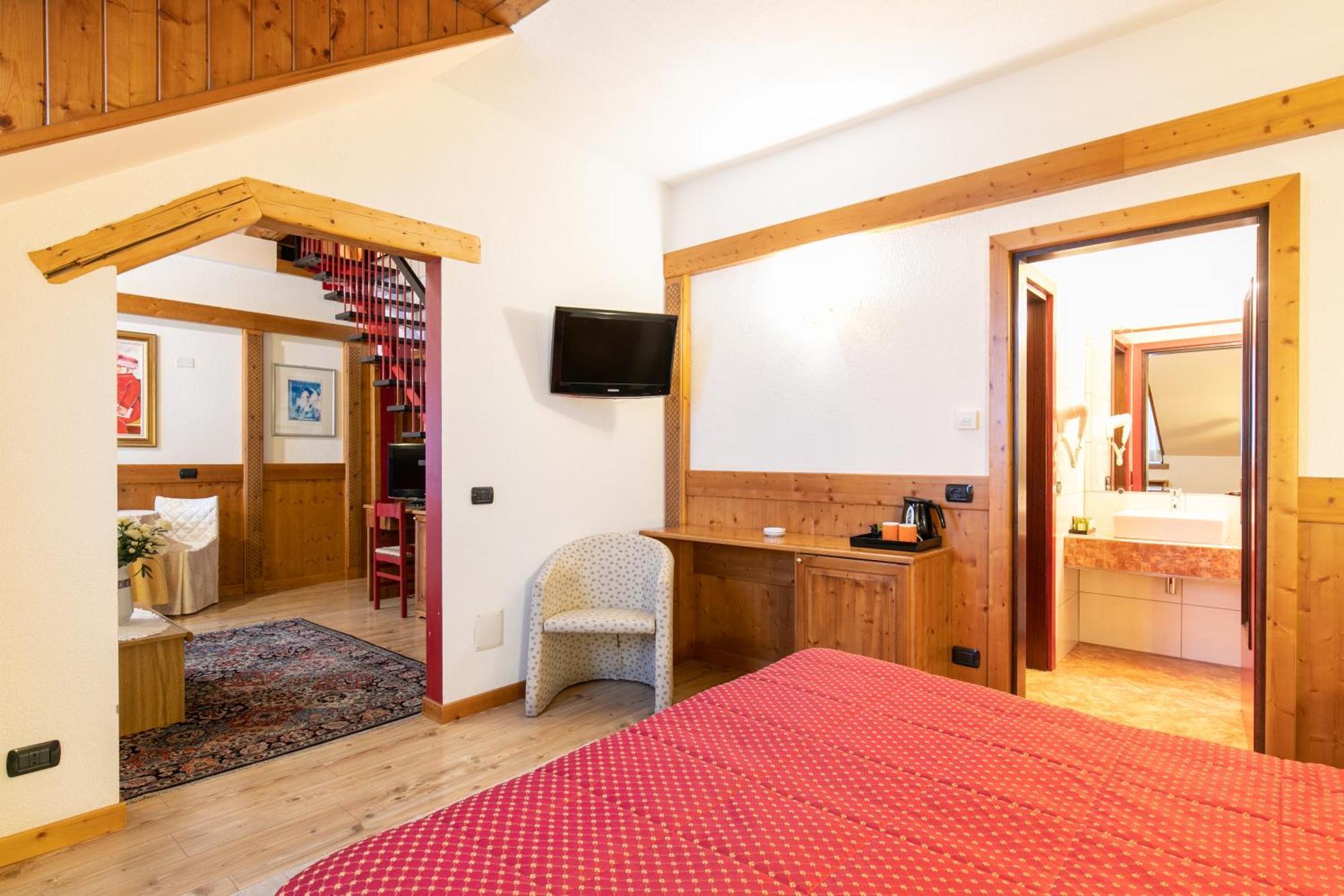 G. Hotel Des Alpes San Martino Di Castrozza Luaran gambar