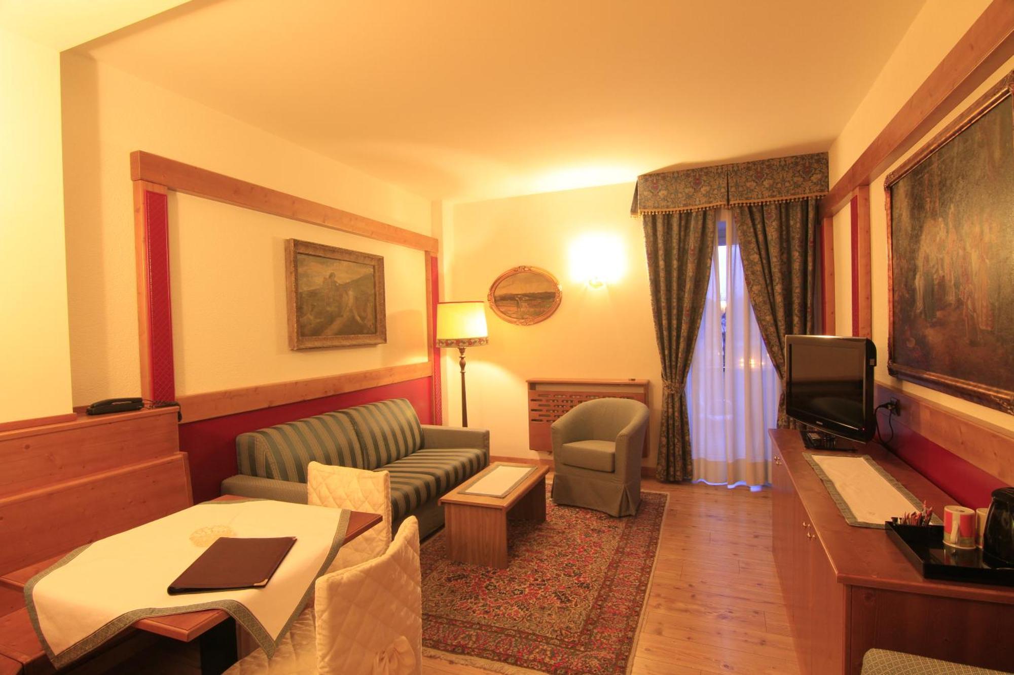 G. Hotel Des Alpes San Martino Di Castrozza Luaran gambar