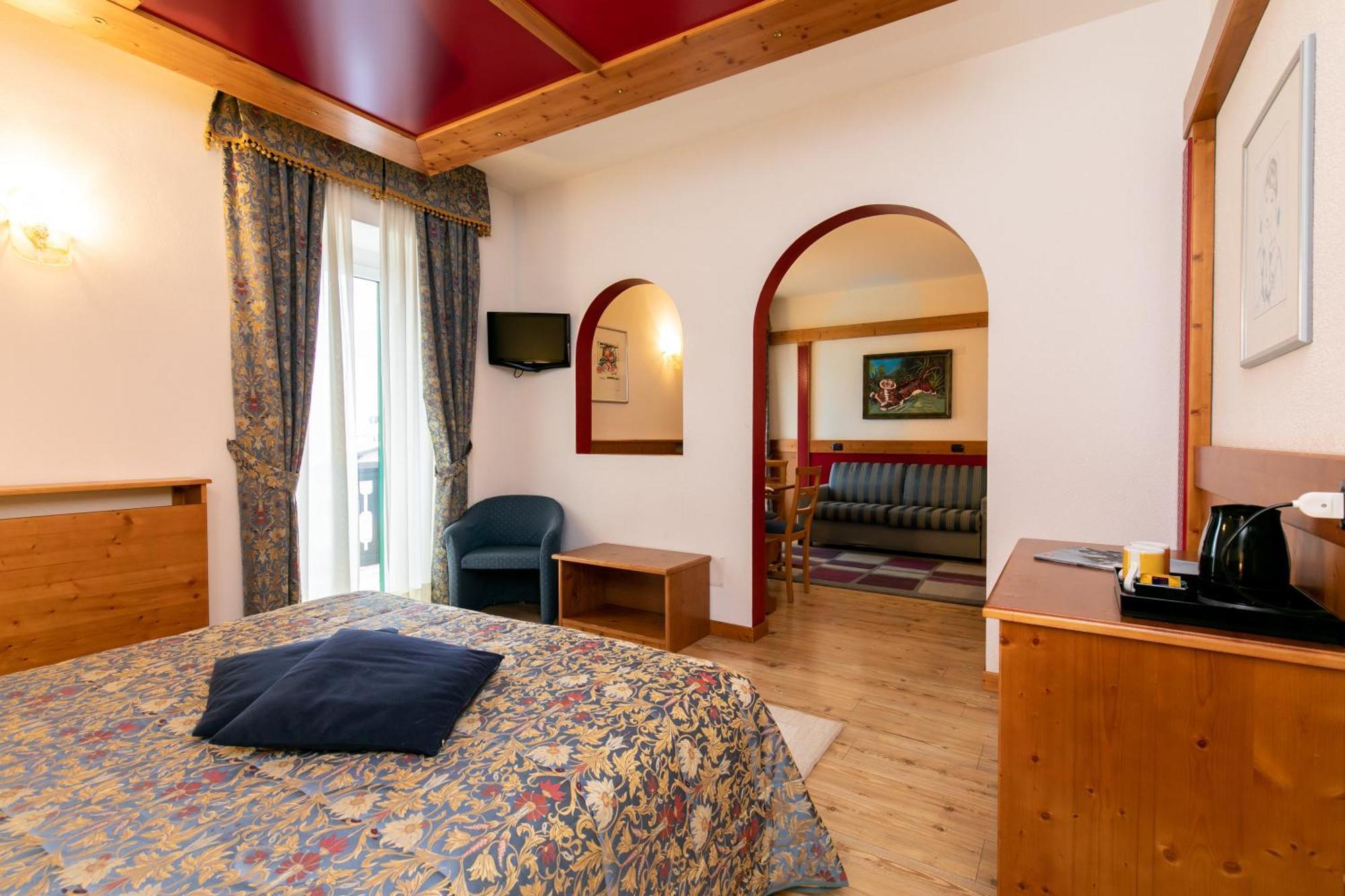 G. Hotel Des Alpes San Martino Di Castrozza Luaran gambar