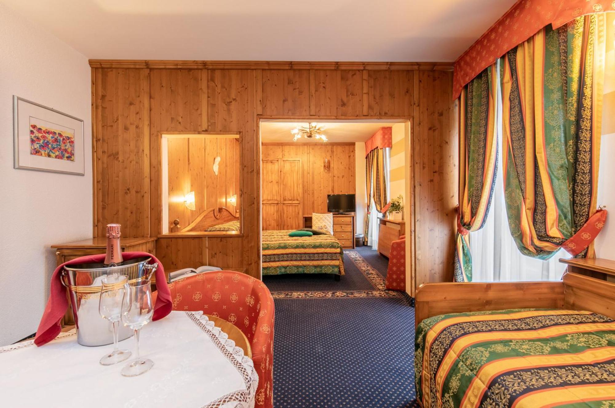 G. Hotel Des Alpes San Martino Di Castrozza Luaran gambar