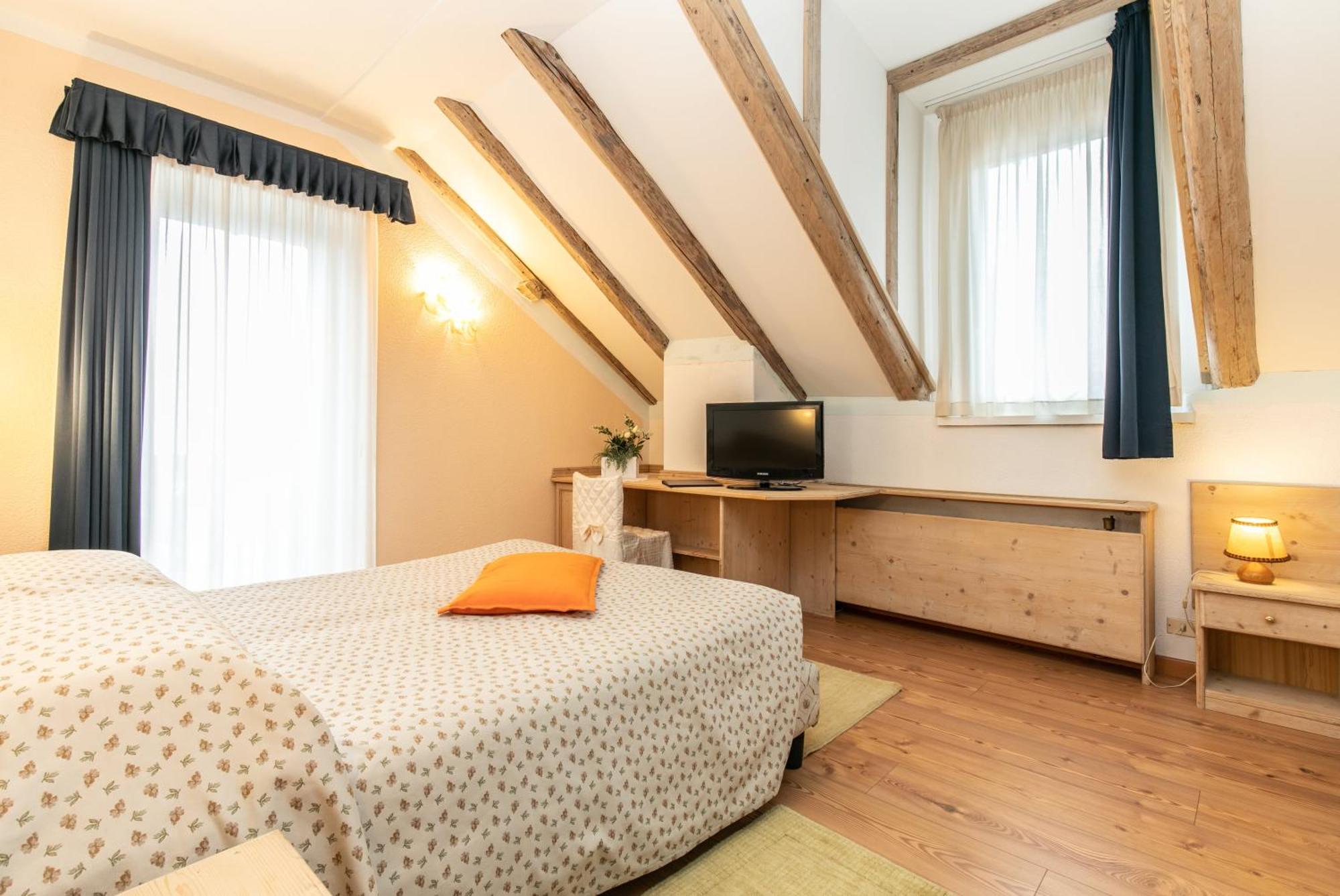 G. Hotel Des Alpes San Martino Di Castrozza Luaran gambar