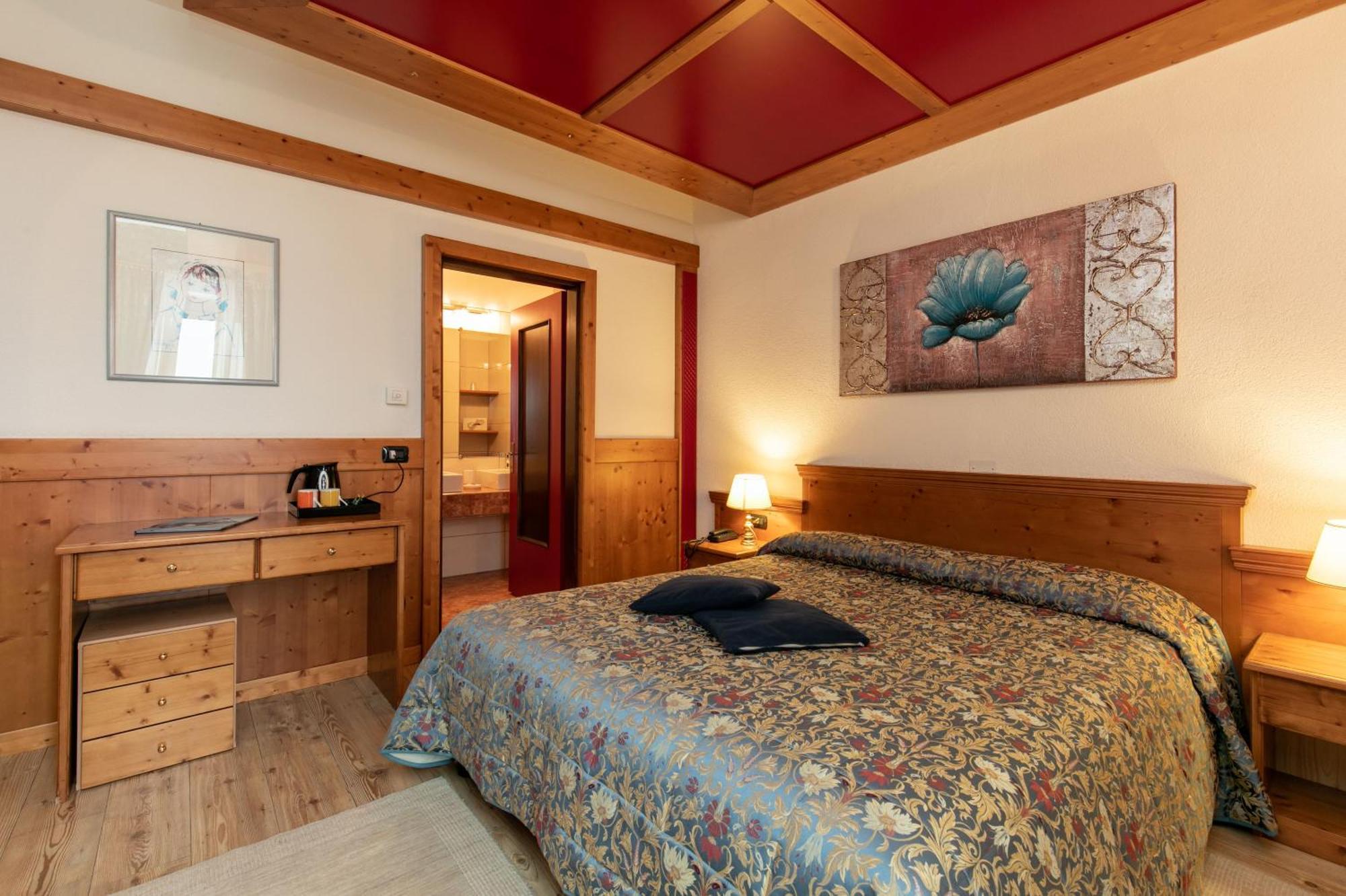 G. Hotel Des Alpes San Martino Di Castrozza Luaran gambar